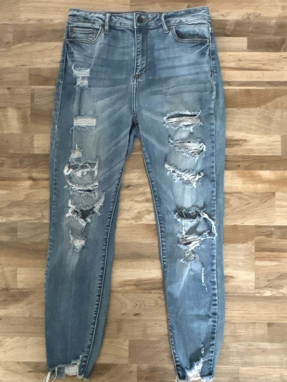 Cello High Rise Heavily Distressed Skinny Jeans Size 9/29